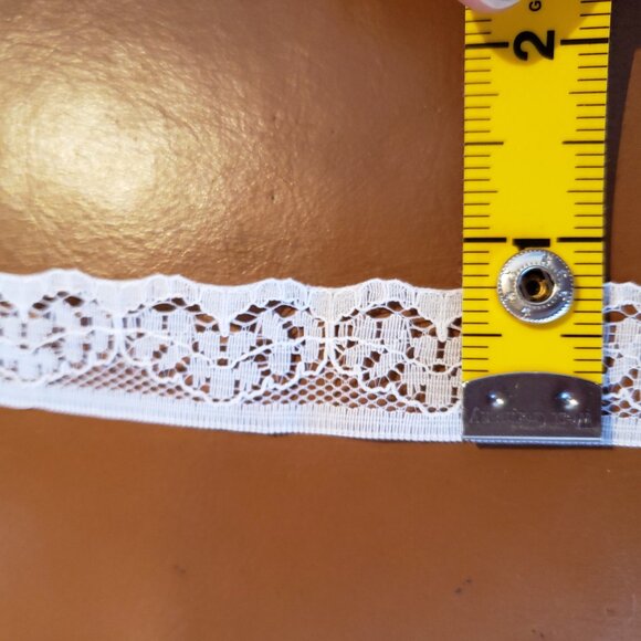 Vintage Lace Trim - Ivory 7/8" x 12 Yards - Picture 5 of 7